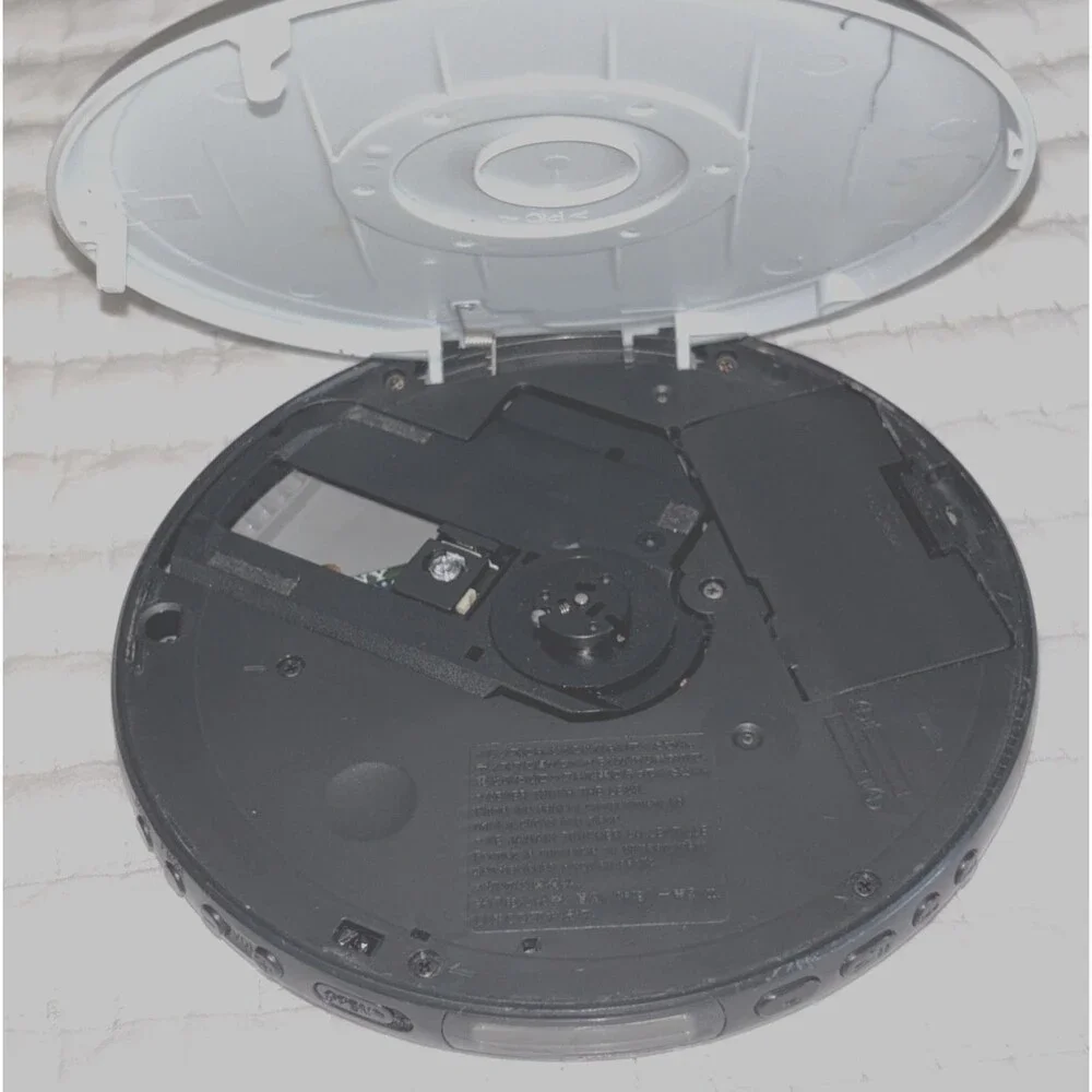 Sony Walkman D-EJ011 Portable CD Player Silver G-Protection for Parts/ Repair